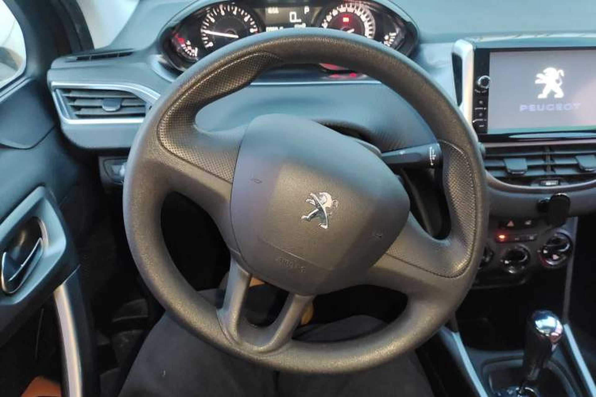 Used Peugeot 2008 2015 Playful Edition 1.6L Automatic Gold Diamond Model Steering Wheel
