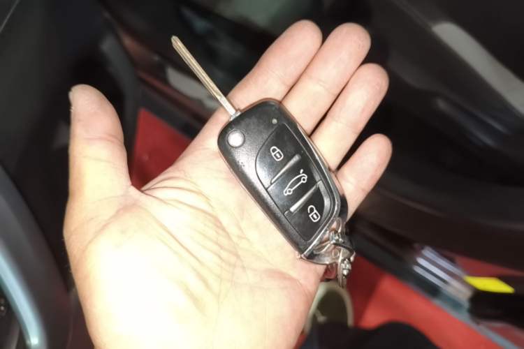Used Peugeot 2008 2015 1.6L Automatic Playcool Edition Vehicle Key