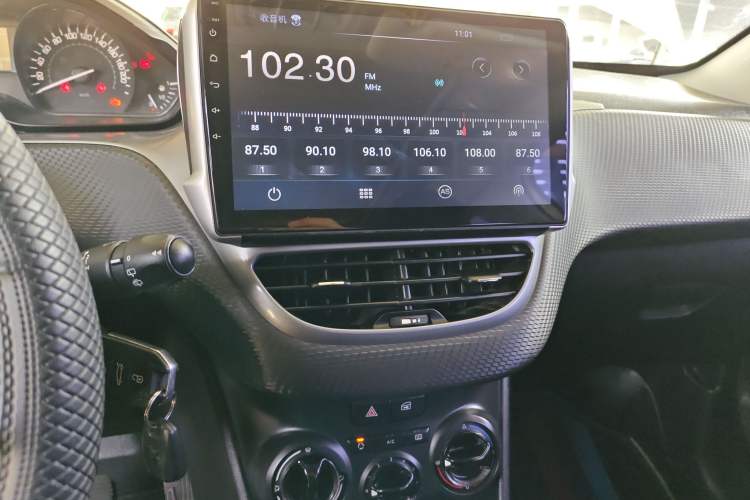 Used Peugeot 2008 2015 1.6L Automatic Playcool Edition Audio And AC Panel