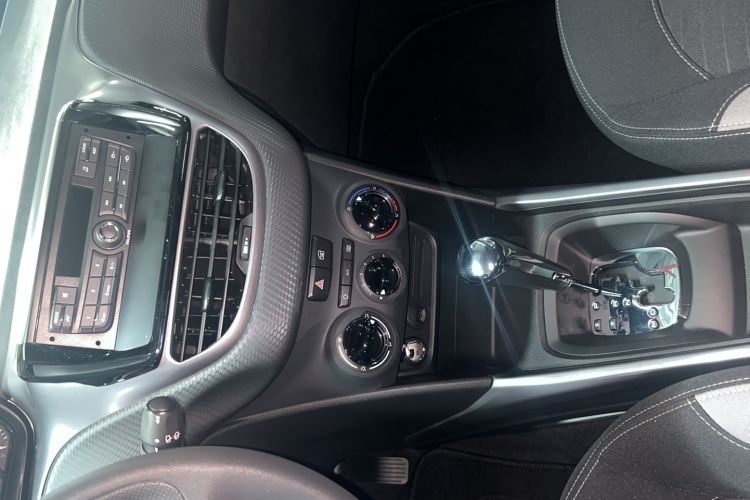 Used Peugeot 2008 2015 1.6L Automatic Playcool Edition Audio And AC Panel