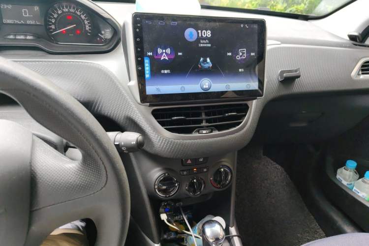 Used Peugeot 2008 2015 1.6L Automatic Playcool Edition Audio And AC Panel
