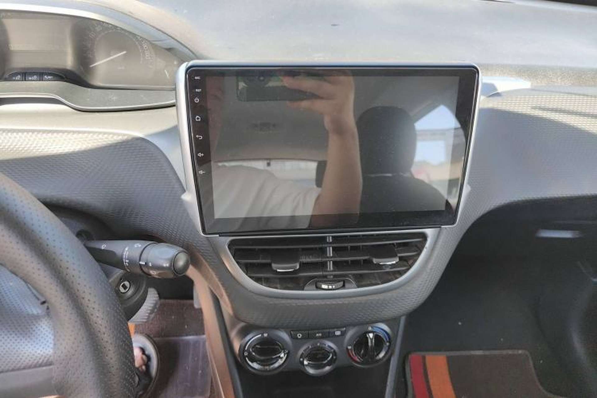 Used Peugeot 2008 2015 1.6L Automatic Playcool Edition Audio And AC Panel