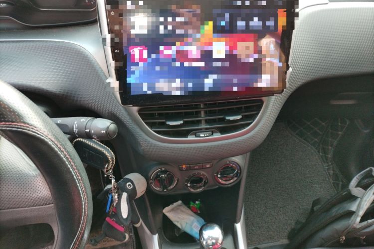 Used Peugeot 2008 2015 1.6L Automatic Playcool Edition Audio And AC Panel