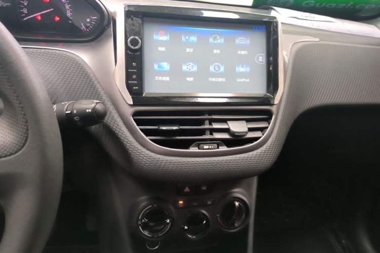 Used Peugeot 2008 2015 Playful Edition 1.6L Automatic Jade Model Audio And AC Panel
