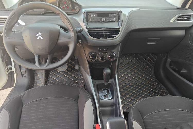 Used Peugeot 2008 2015 1.6L Automatic Playcool Edition Center Console