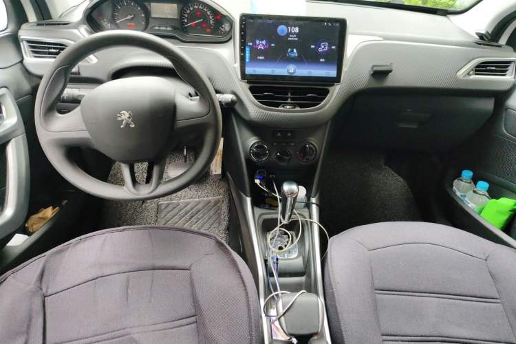 Used Peugeot 2008 2015 1.6L Automatic Playcool Edition Center Console