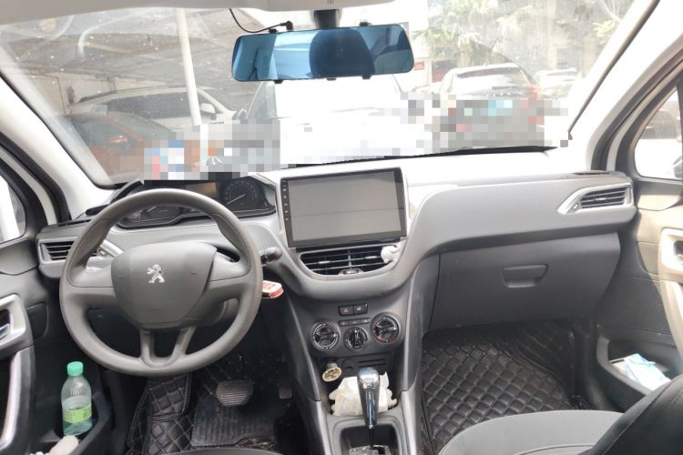 Used Peugeot 2008 2015 1.6L Automatic Playcool Edition Center Console