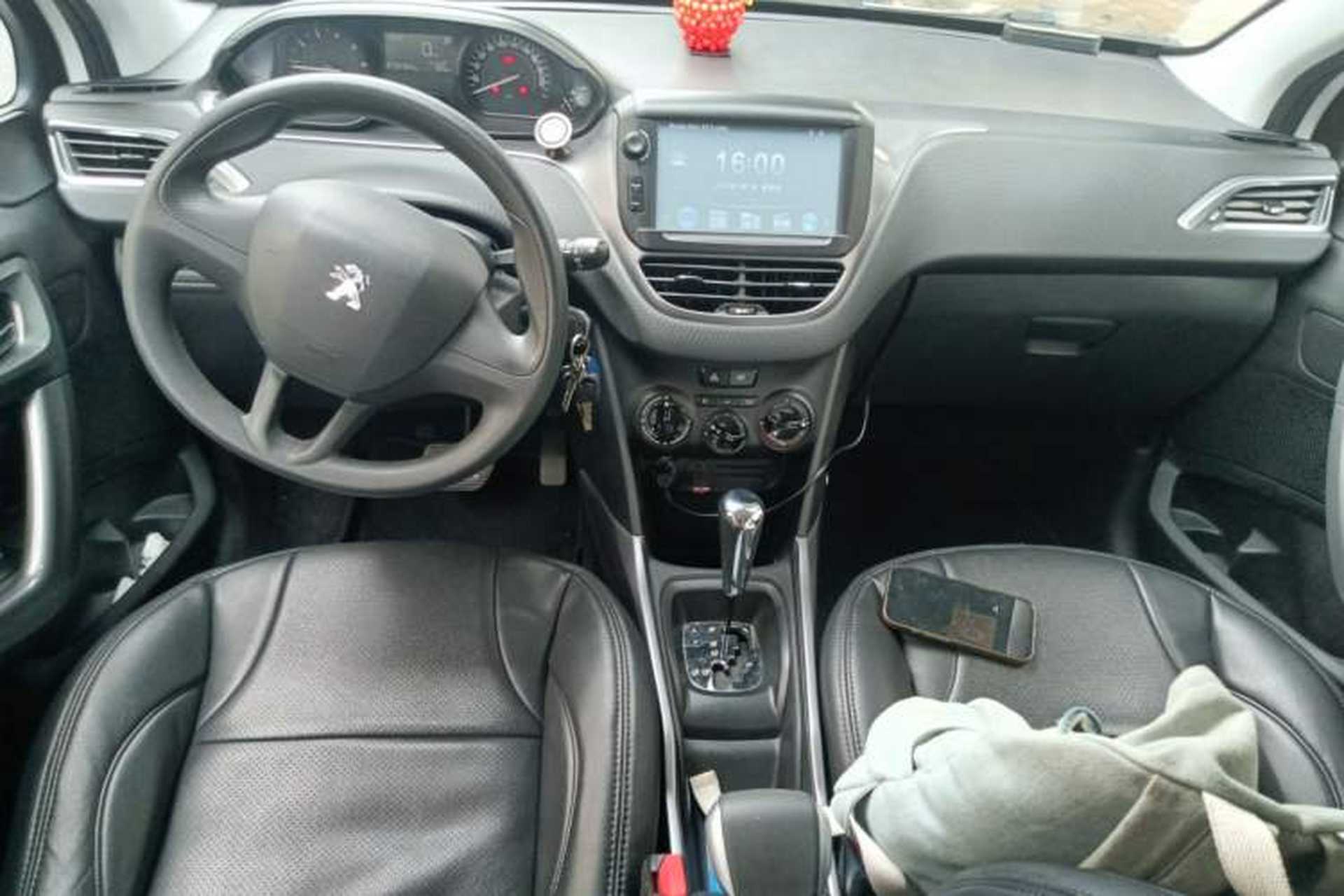 Used Peugeot 2008 2015 Playful Edition 1.6L Automatic Jade Model Center Console