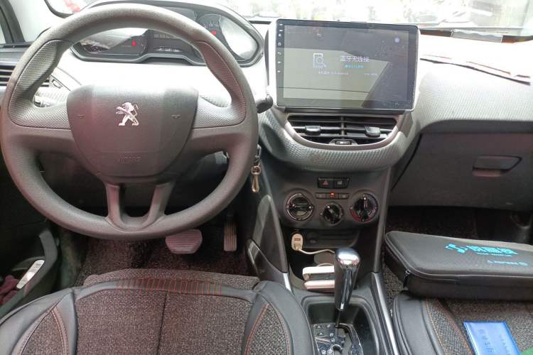 Used Peugeot 2008 2015 1.6L Automatic Playcool Edition Center Console