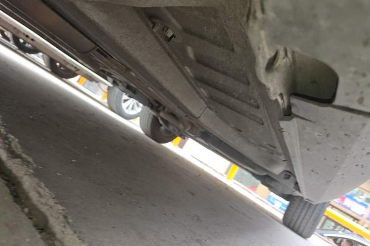 Used Peugeot 2008 2015 1.6THP Roland Garros Edition Chassis Front Left