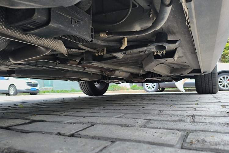 Used Peugeot 2008 2015 1.6THP Automatic Navigation Edition Chassis Rear Right