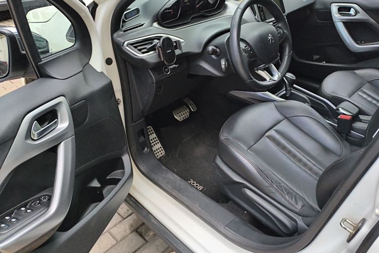 Used Peugeot 2008 2015 1.6THP Automatic Navigation Edition Driver Seat