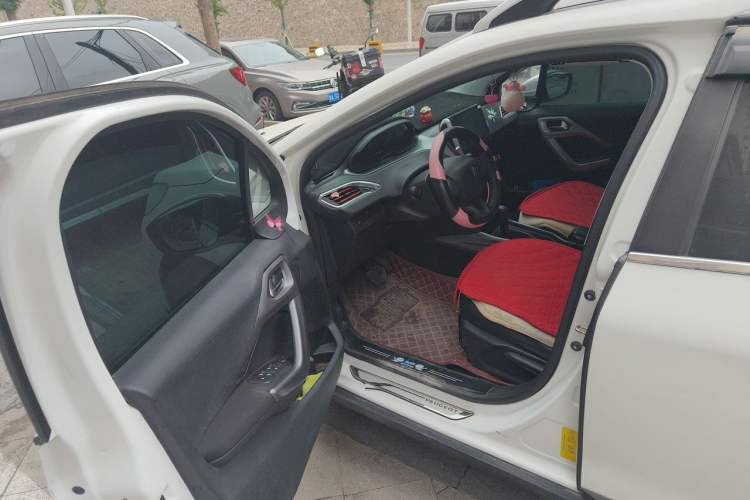 Used Peugeot 2008 2015 1.6L Automatic Playcool Edition Driver Seat