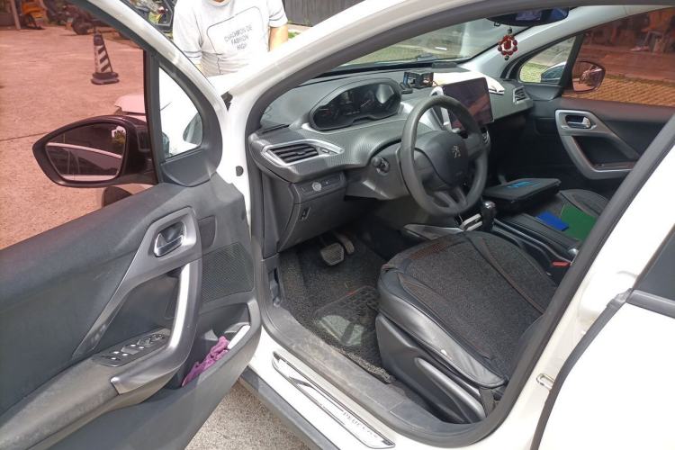 Used Peugeot 2008 2015 1.6L Automatic Playcool Edition Driver Seat
