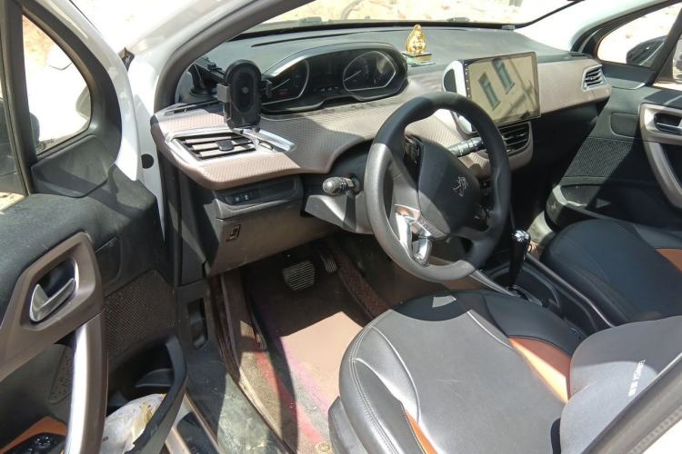 Used Peugeot 2008 2015 1.6THP Automatic Fashion Edition Driver Seat