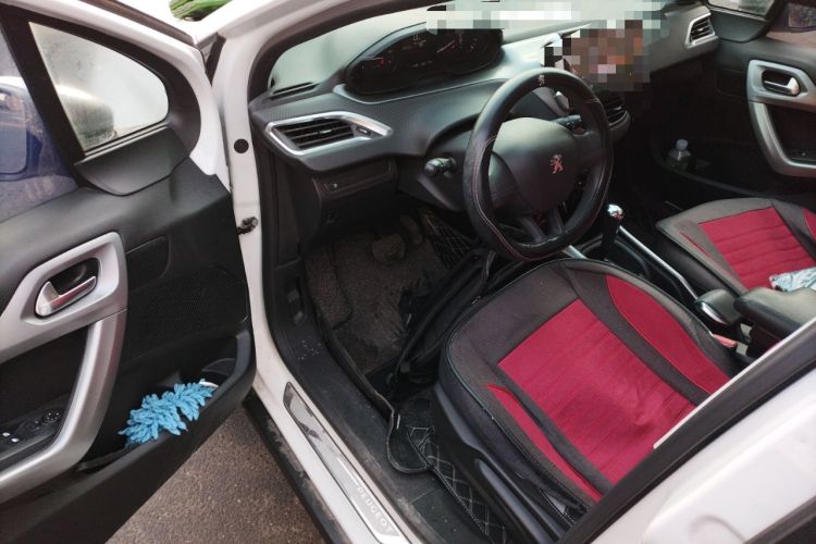 Used Peugeot 2008 2015 1.6L Automatic Playcool Edition Driver Seat