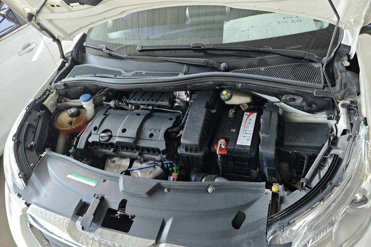 Used Peugeot 2008 2015 1.6L Automatic Playcool Edition Engine Bay