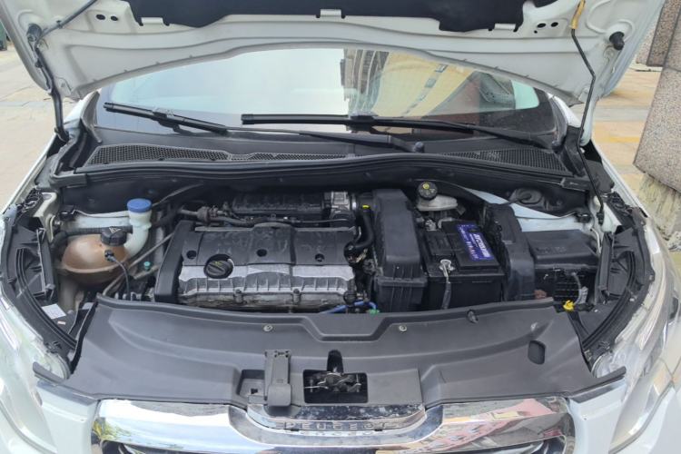 Used Peugeot 2008 2015 1.6L Automatic Playcool Edition Engine Bay