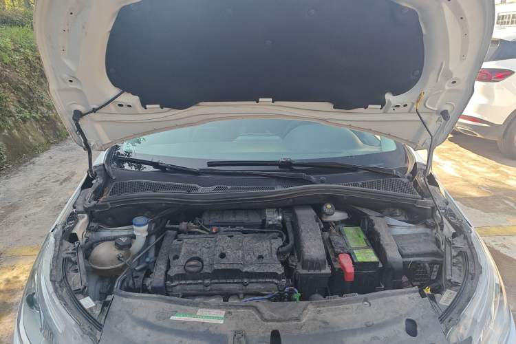 Used Peugeot 2008 2015 1.6L Automatic Playcool Edition Engine Bay