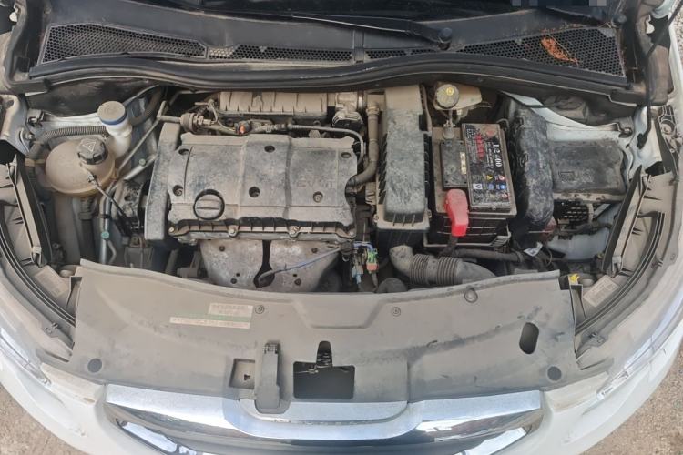 Used Peugeot 2008 2015 1.6L Automatic Playcool Edition Engine Bay