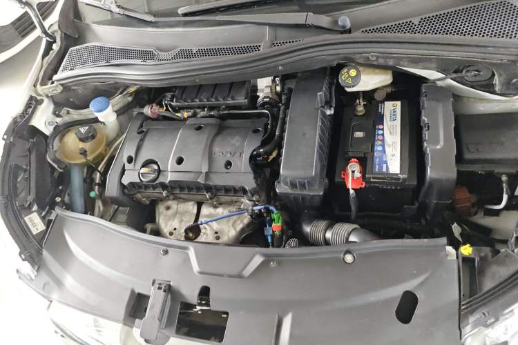 Used Peugeot 2008 2015 1.6L Automatic Playcool Edition Engine Bay