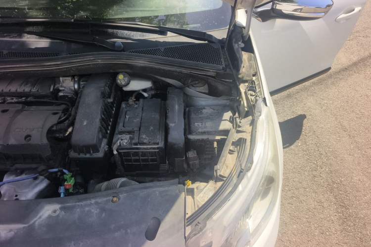 Used Peugeot 2008 2015 1.6L Automatic Playcool Edition Engine Bay Left