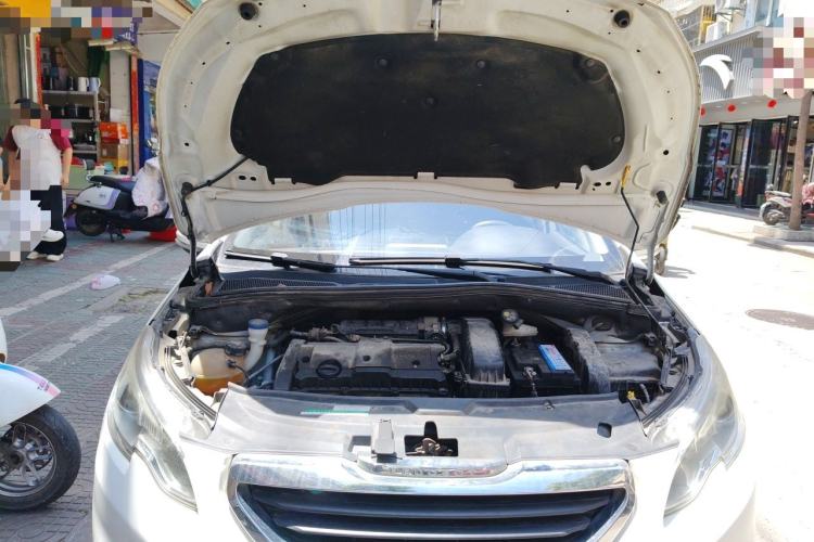 Used Peugeot 2008 2015 1.6L Automatic Playcool Edition Engine Bay