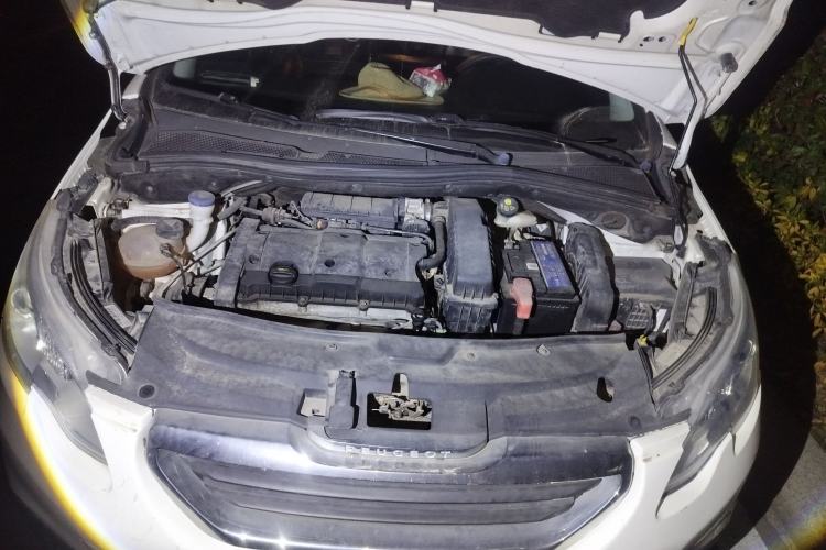 Used Peugeot 2008 2015 1.6L Automatic Playcool Edition Engine Bay