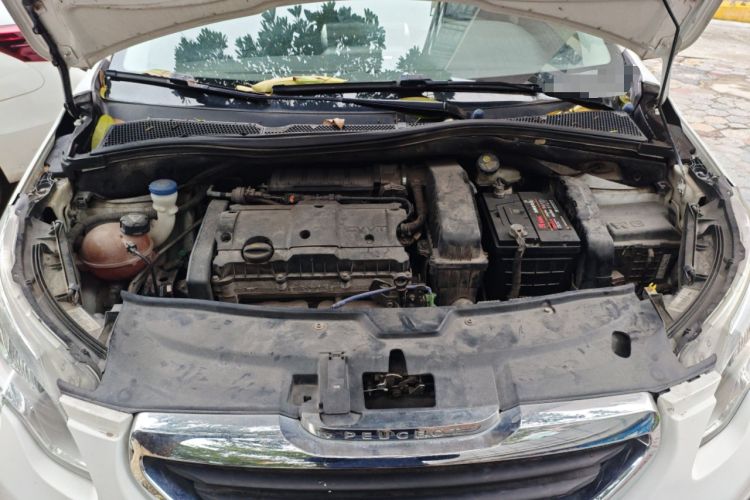 Used Peugeot 2008 2015 1.6L Automatic Playcool Edition Engine Bay