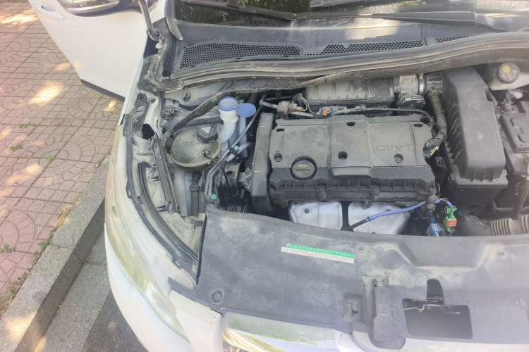 Used Peugeot 2008 2015 1.6L Automatic Playcool Edition Engine Bay Right