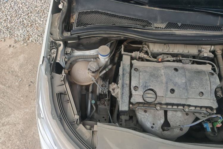 Used Peugeot 2008 2015 1.6L Automatic Playcool Edition Engine Bay Right