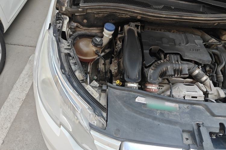Used Peugeot 2008 2015 1.6THP Roland Garros Edition Engine Bay Right