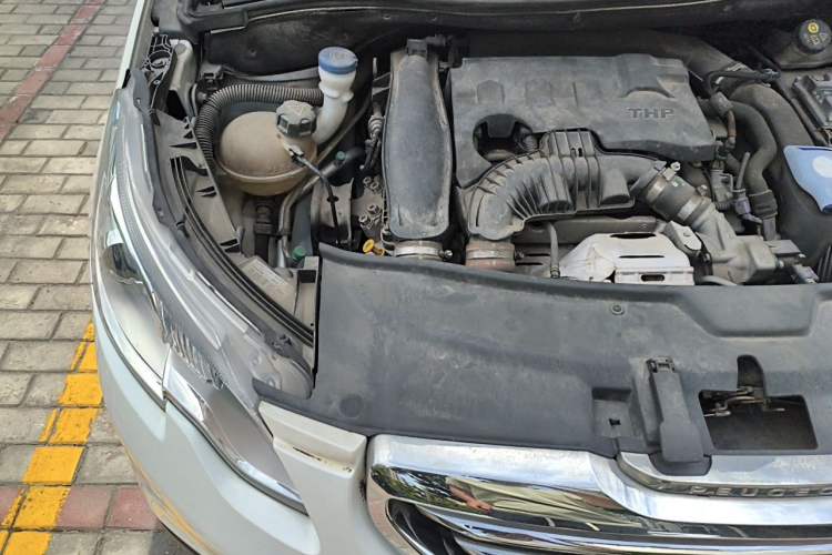 Used Peugeot 2008 2015 1.6THP Automatic Navigation Edition Engine Bay Right