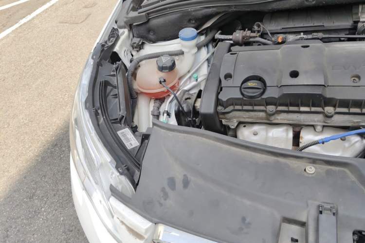 Used Peugeot 2008 2015 1.6L Automatic Playcool Edition Engine Bay Right