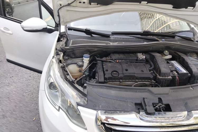 Used Peugeot 2008 2015 Playful Edition 1.6L Automatic Jade Model Engine Bay Right