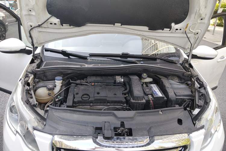 Used Peugeot 2008 2015 Playful Edition 1.6L Automatic Jade Model Engine Bay