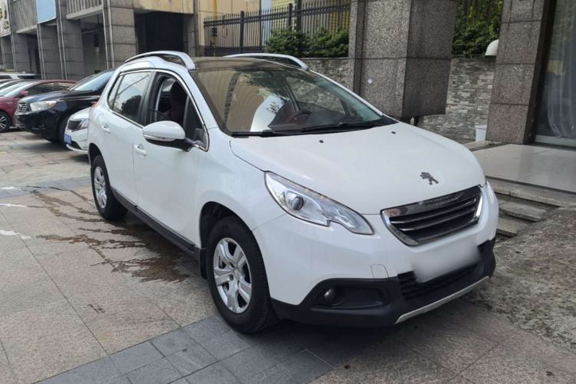 Used Peugeot 2008 2015 1.6L Automatic Playcool Edition Front Right 45 Deg
