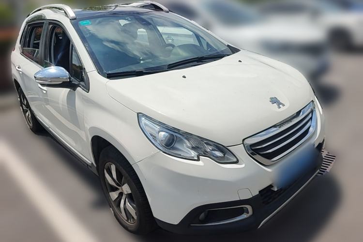 Used Peugeot 2008 2015 1.6THP Automatic Navigation Edition Front Right 45 Deg
