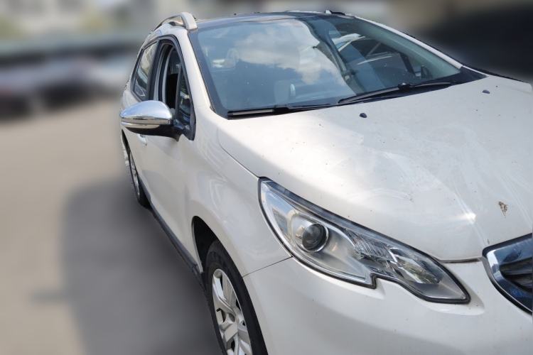 Used Peugeot 2008 2015 1.6L Automatic Playcool Edition Front Right 45 Deg