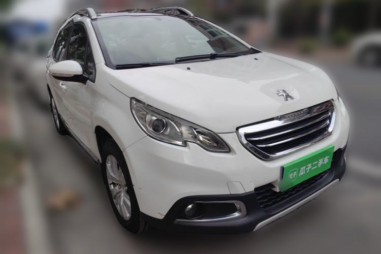 Used Peugeot 2008 2015 1.6THP Automatic Fashion Edition Front Right 45 Deg