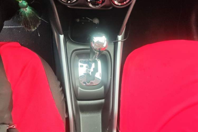 Used Peugeot 2008 2015 1.6L Automatic Playcool Edition Gear Lever