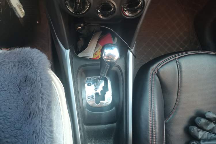 Used Peugeot 2008 2015 1.6L Automatic Playcool Edition Gear Lever
