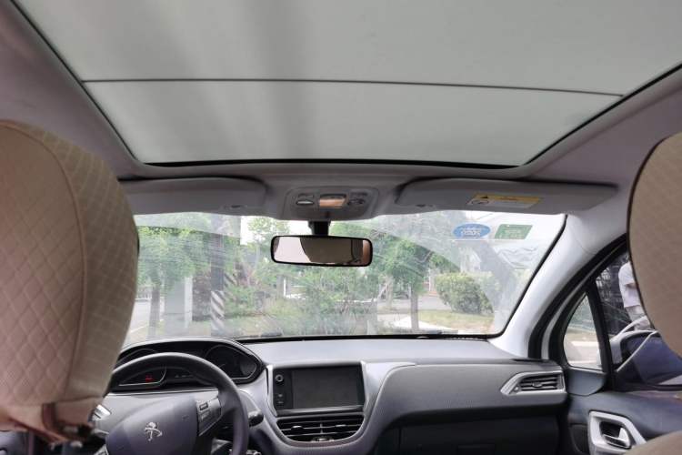 Used Peugeot 2008 2015 1.6THP Automatic Fashion Edition Headliner