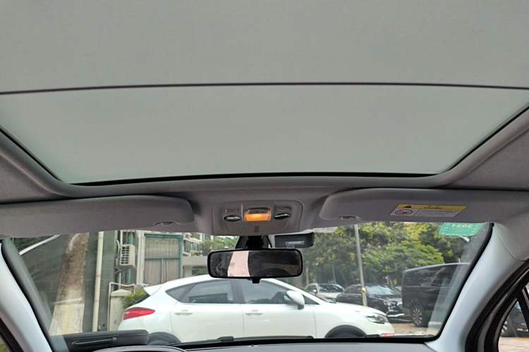 Used Peugeot 2008 2015 1.6THP Automatic Navigation Edition Headliner