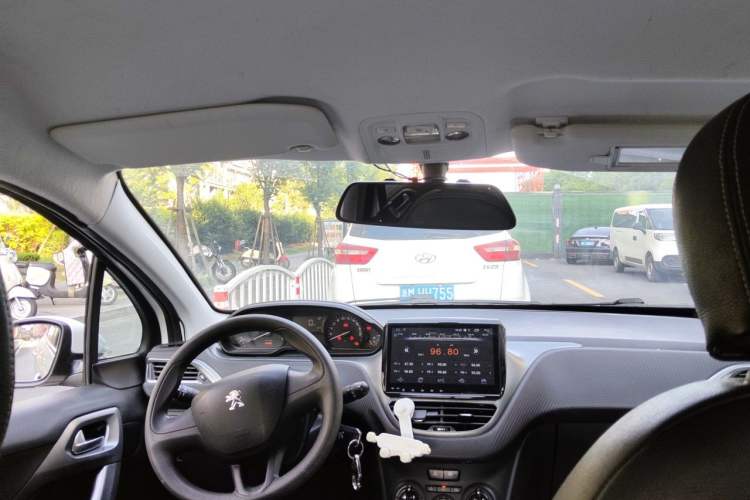 Used Peugeot 2008 2015 Playful Edition 1.6L Automatic Jade Model Headliner
