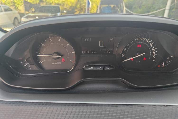 Used Peugeot 2008 2015 1.6L Automatic Playcool Edition Instrument Cluster