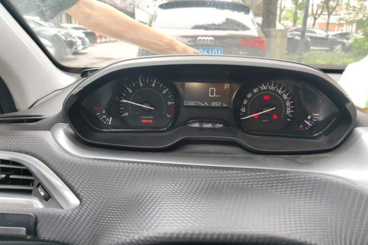 Used Peugeot 2008 2015 1.6L Automatic Playcool Edition Instrument Cluster
