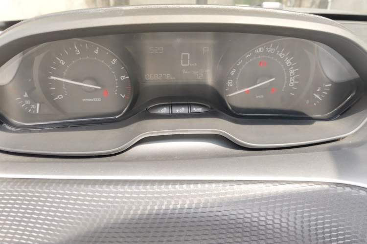 Used Peugeot 2008 2015 1.6L Automatic Playcool Edition Instrument Cluster