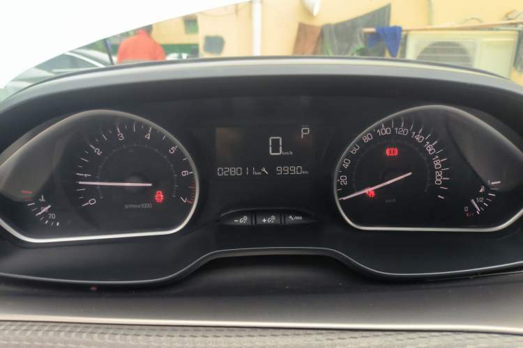 Used Peugeot 2008 2015 1.6THP Roland Garros Edition Instrument Cluster