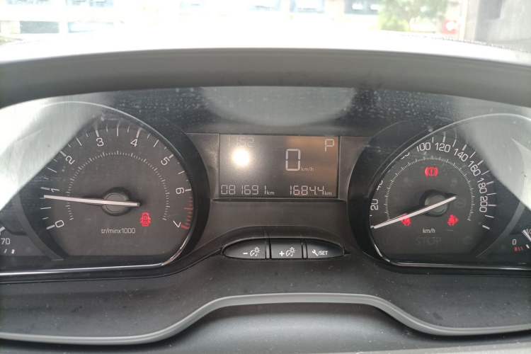 Used Peugeot 2008 2015 1.6L Automatic Playcool Edition Instrument Cluster